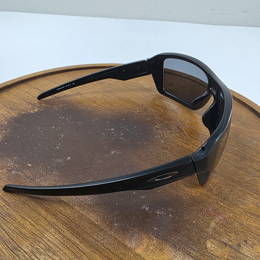 Oakley Double Edge Sunglasses Mens 66-17-128 Black Gray Wrap USA OO9380-0166